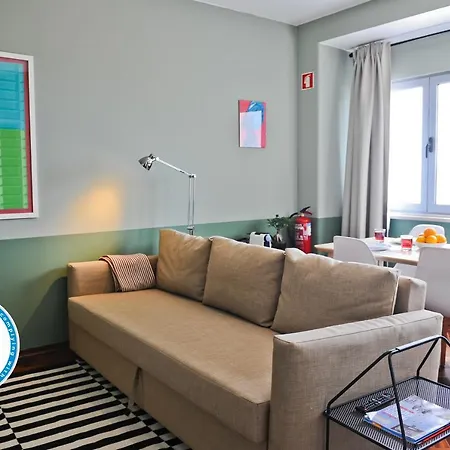 Pop The Cork In By Misha's Place 5b * Lisbon