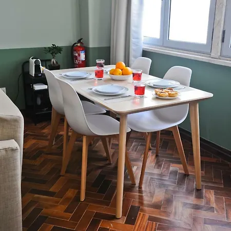 Apartment Pop The Cork In By Misha's Place 5b Lisbon