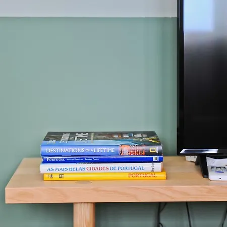 Pop The Cork In By Misha's Place 5b 리스본